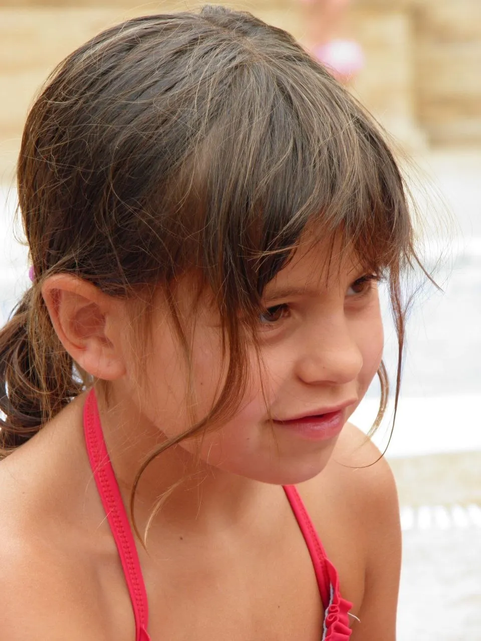 Retrato de Iraide de niña, sonriendo